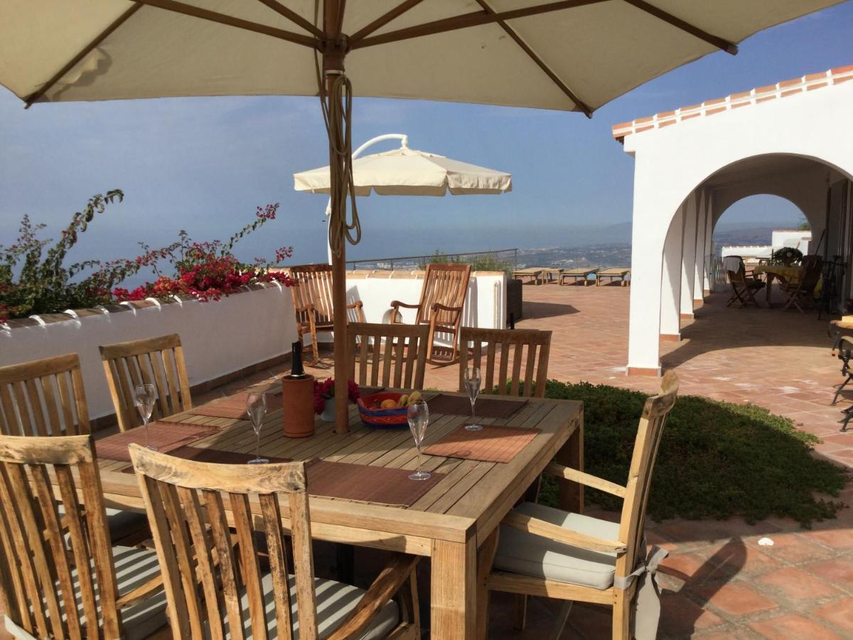 Villa Perla Blanca Sayalonga 外观 照片