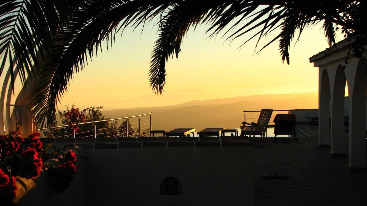 Villa Perla Blanca Sayalonga 外观 照片