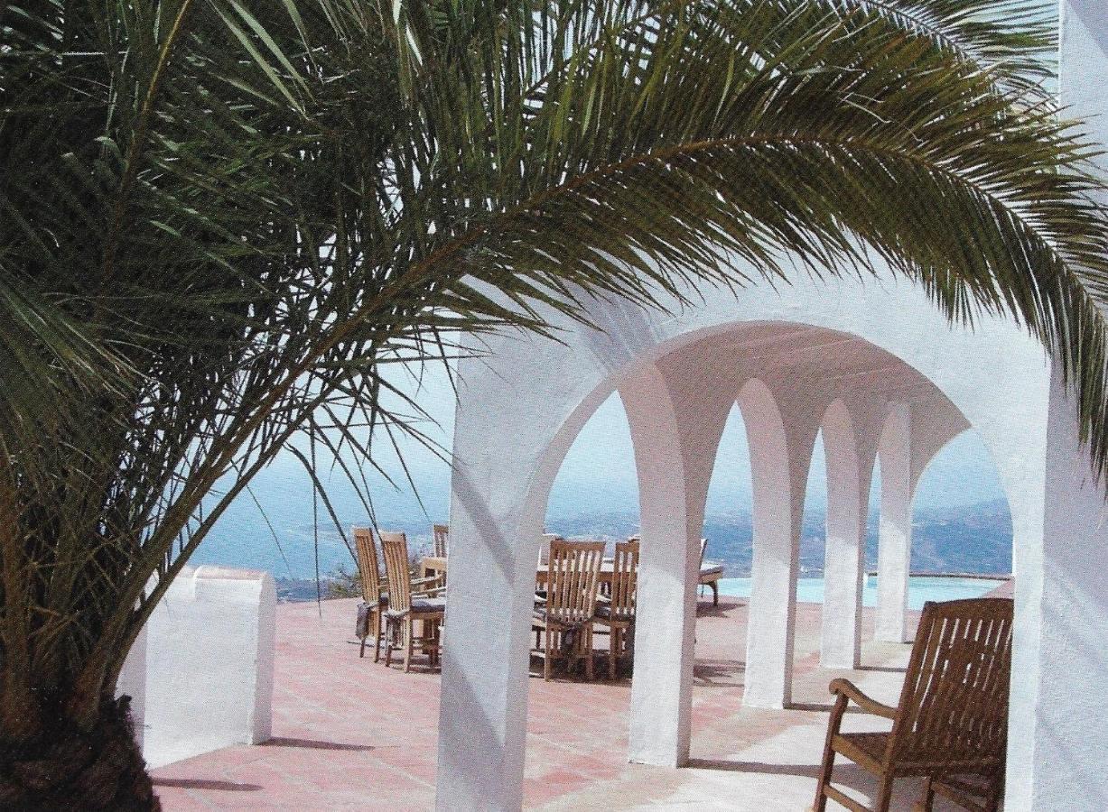 Villa Perla Blanca Sayalonga 外观 照片