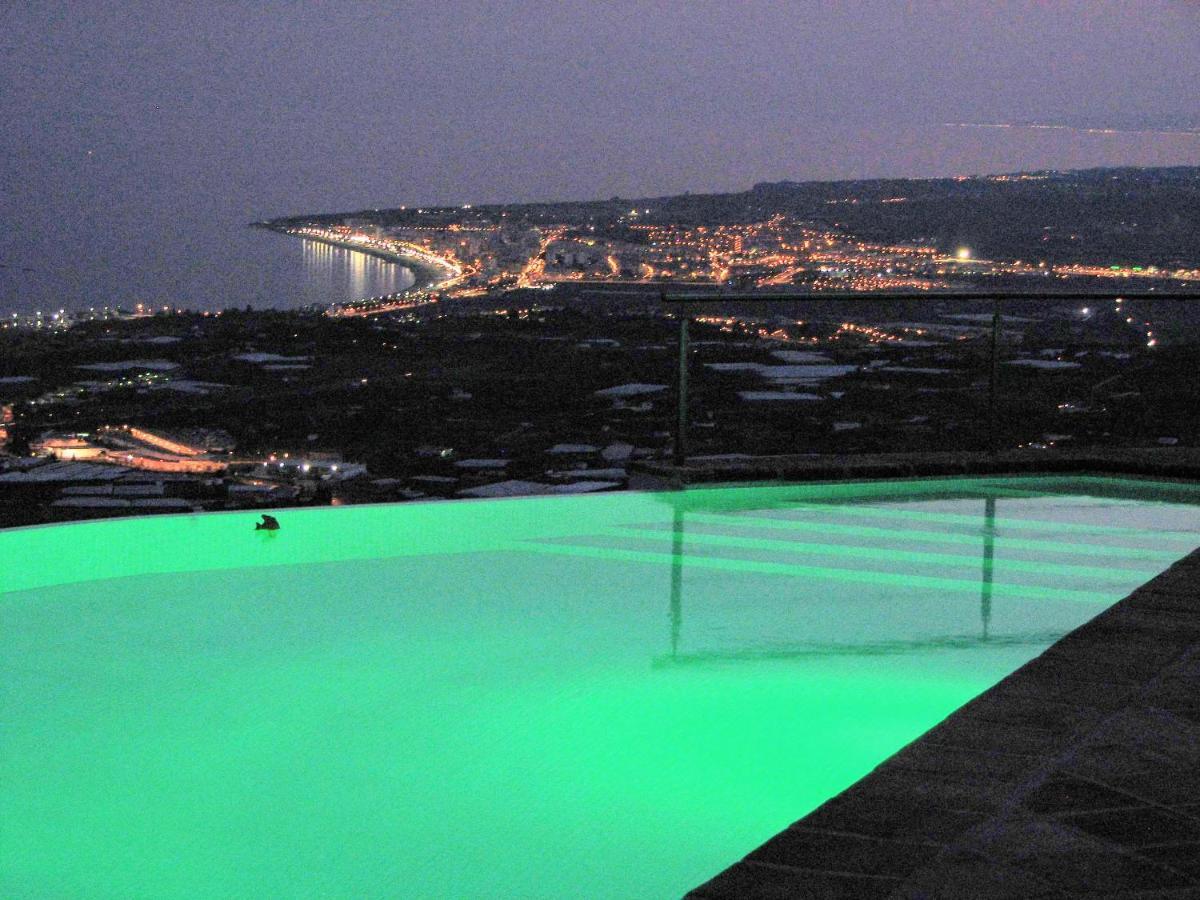 Villa Perla Blanca Sayalonga 外观 照片
